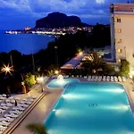 מלון Santa Lucia Le Sabbie D'oro 4*