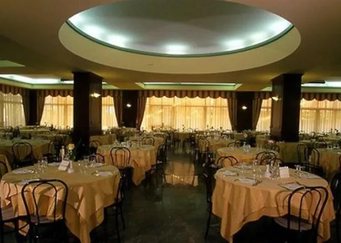 Отель Santa Lucia Le Sabbie D'oro Чефалу