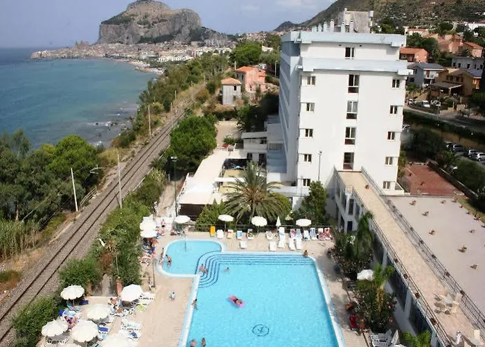 Santa Lucia Le Sabbie D'oro 4* Чефалу