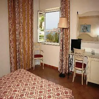 Santa Lucia Le Sabbie D'oro 4* Чефалу